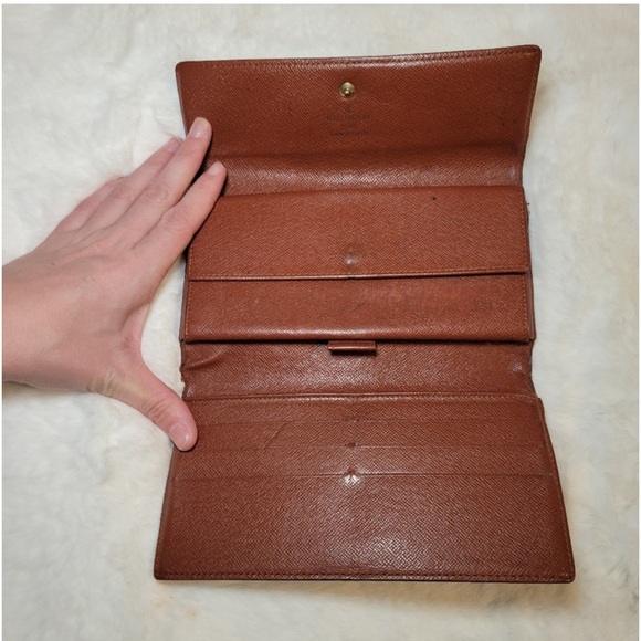 2000 authentic Louis Vuitton International wallet - Picture 7 of 17